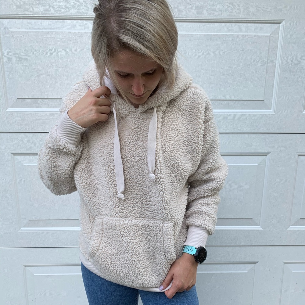 White/ cream Sherpa